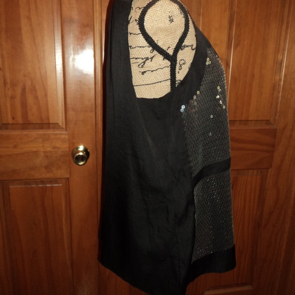 Top - Picture 4 of 6